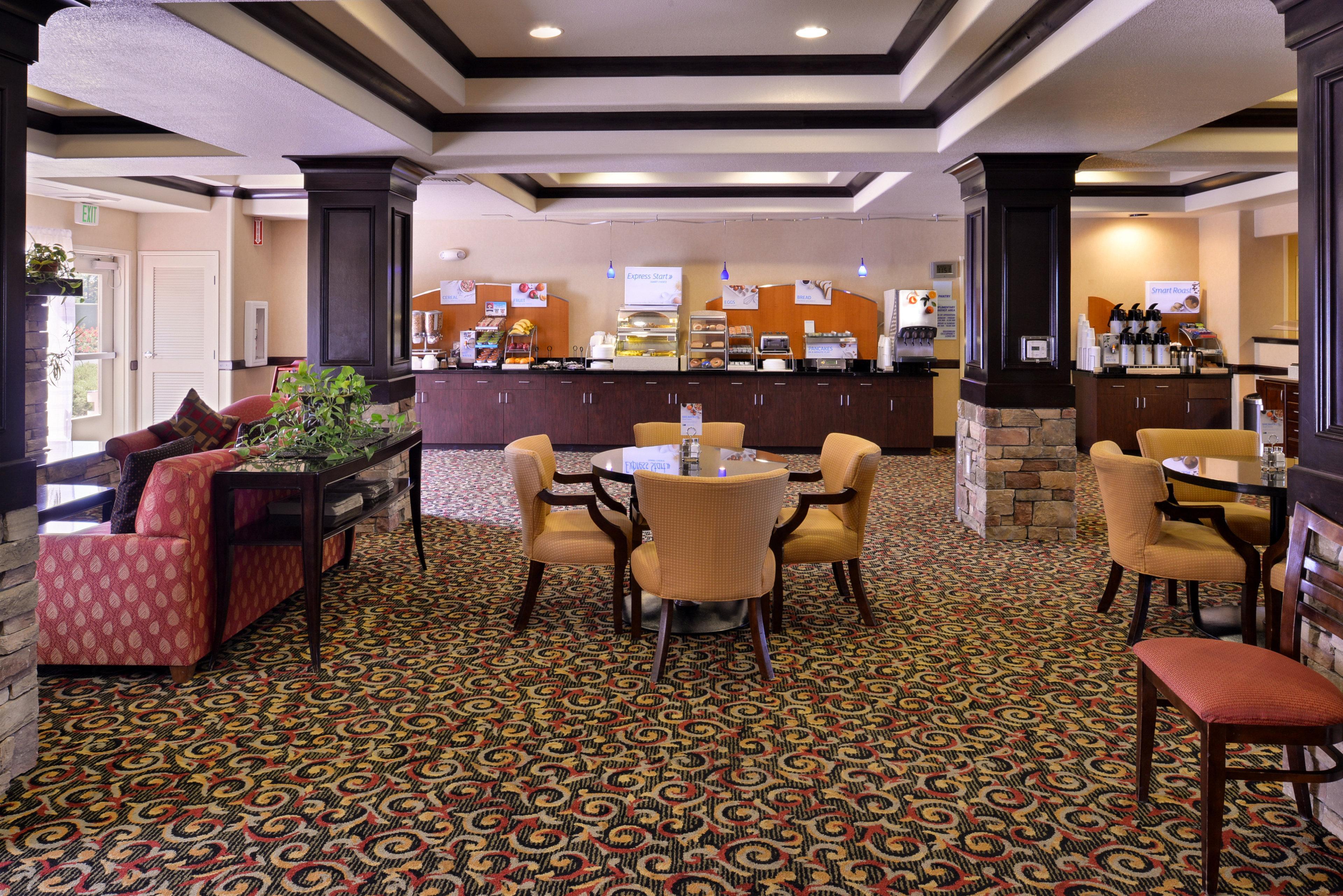 Holiday Inn Express Hotel & Suites Lincoln-Roseville Area, An Ihg Hotel Exteriér fotografie