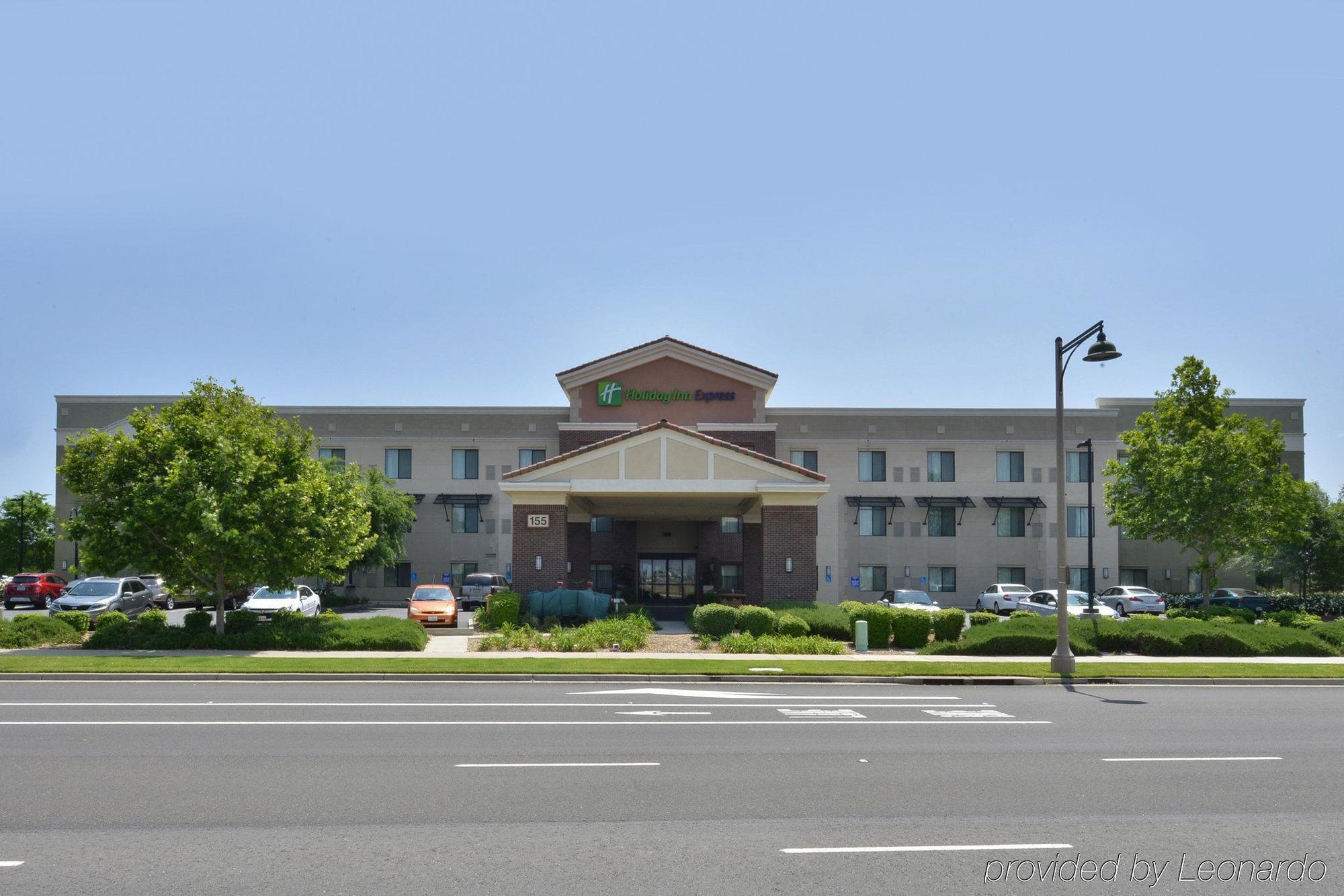 Holiday Inn Express Hotel & Suites Lincoln-Roseville Area, An Ihg Hotel Exteriér fotografie