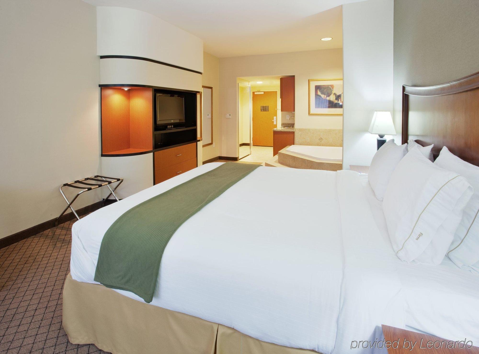 Holiday Inn Express Hotel & Suites Lincoln-Roseville Area, An Ihg Hotel Exteriér fotografie