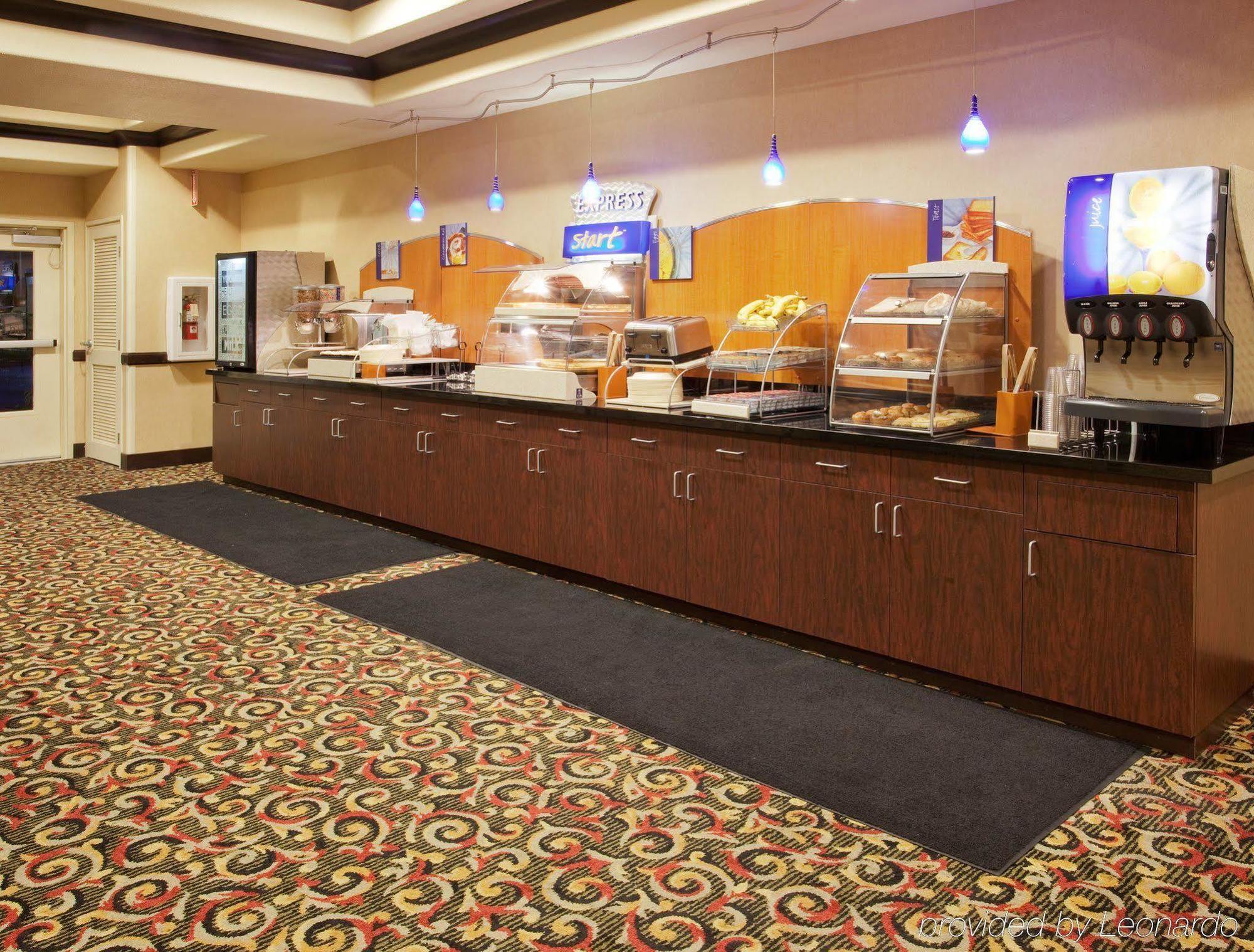 Holiday Inn Express Hotel & Suites Lincoln-Roseville Area, An Ihg Hotel Exteriér fotografie